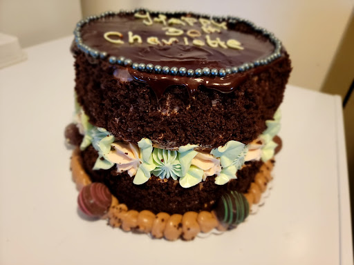 Cakes N More Logo