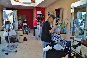 Photo n°8 de Tendance & Création à Mortagne-du-Nord (Salon de coiffure)