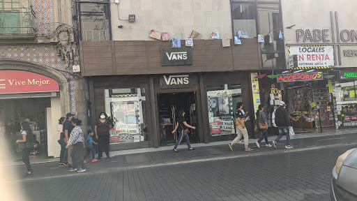 Vans Reforma