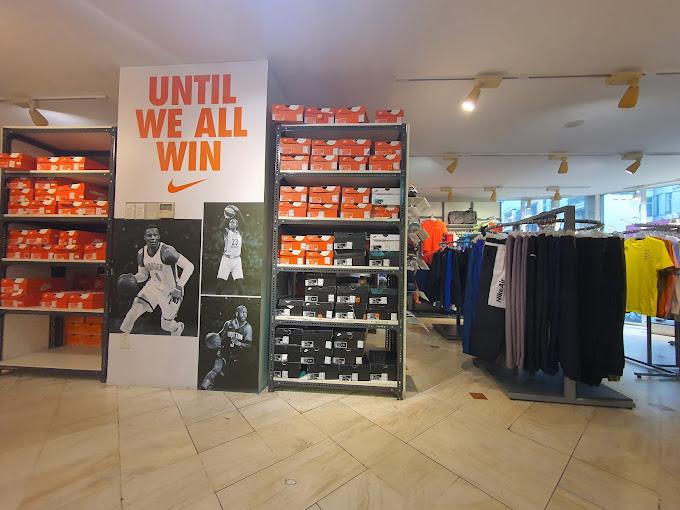 Nike Factory Store Quận 4-hinh-nam