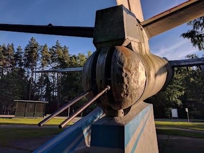 Photos of IL-28, Piemineklis