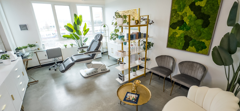 La Clinique Aesthetics clinic