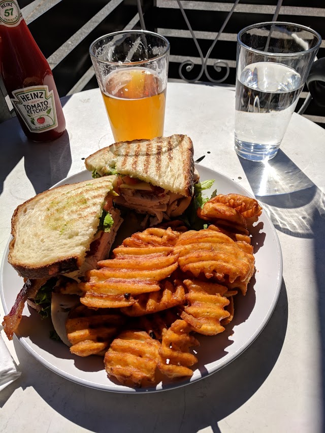 Serendipity Cafe & Lounge