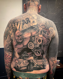 Photo n°36 de Coco Bongo Tattoo Club à Tours (Magasin de matériel de tatouage)