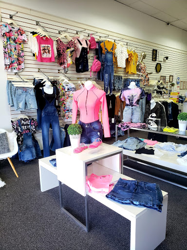 Pompis Store - Los Colobos - Thumbnail