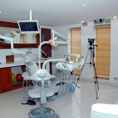 Photos of Sonrisa Perfecta Dental - Tarsys Loayza Roys