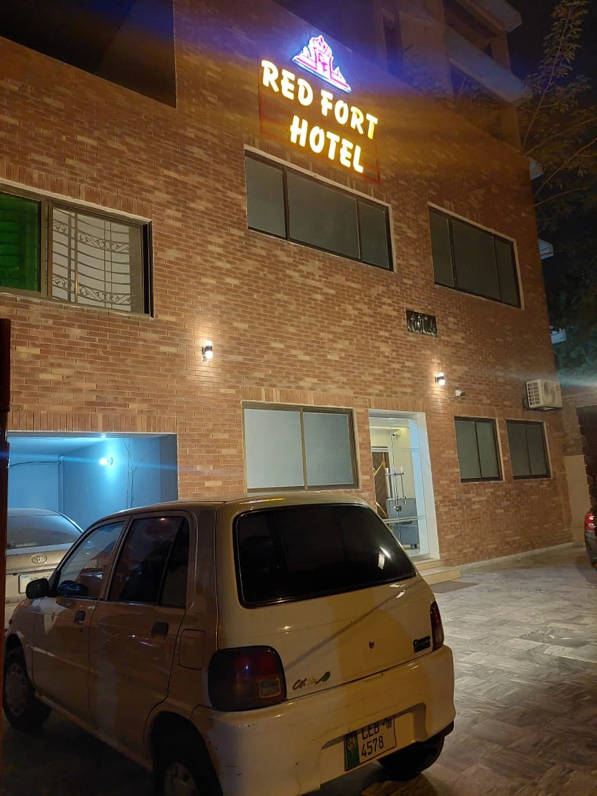 Red Fort Hotel Gulberg