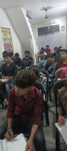 Master Fluent English with Confidence – Join the Leading English Language School in Madangir post image