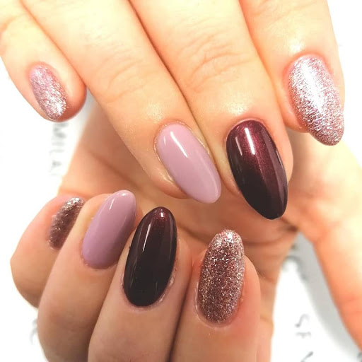 Bespoke Nails & Beauty Logo