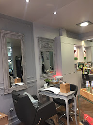 Photo n°6 de Millésime Beauté - Coiffure et Beauté Paris 17 à Paris (Centre de bien-être)