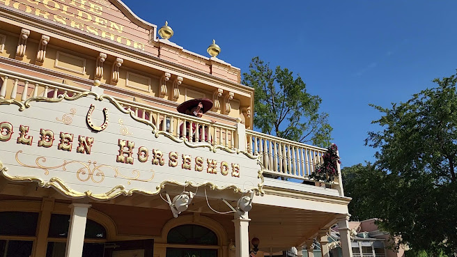 The Golden Horseshoe by null