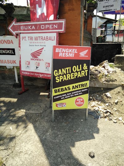 Photos of PT Honda dealer. Tri Mitrabali