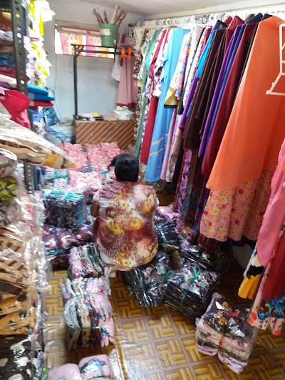 Photos of Risty Grosir Malang
