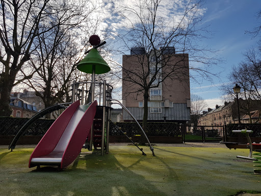Square Holker - Visual