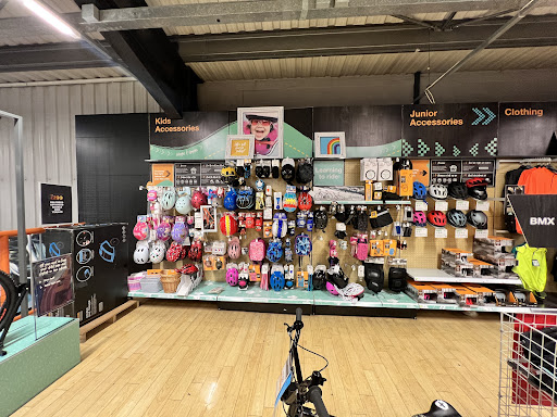 Halfords - Wrexham - Visual