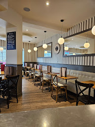 Photo n°14 de Brasserie Le Central à Domfront en Poiraie (Bureau de tabac)