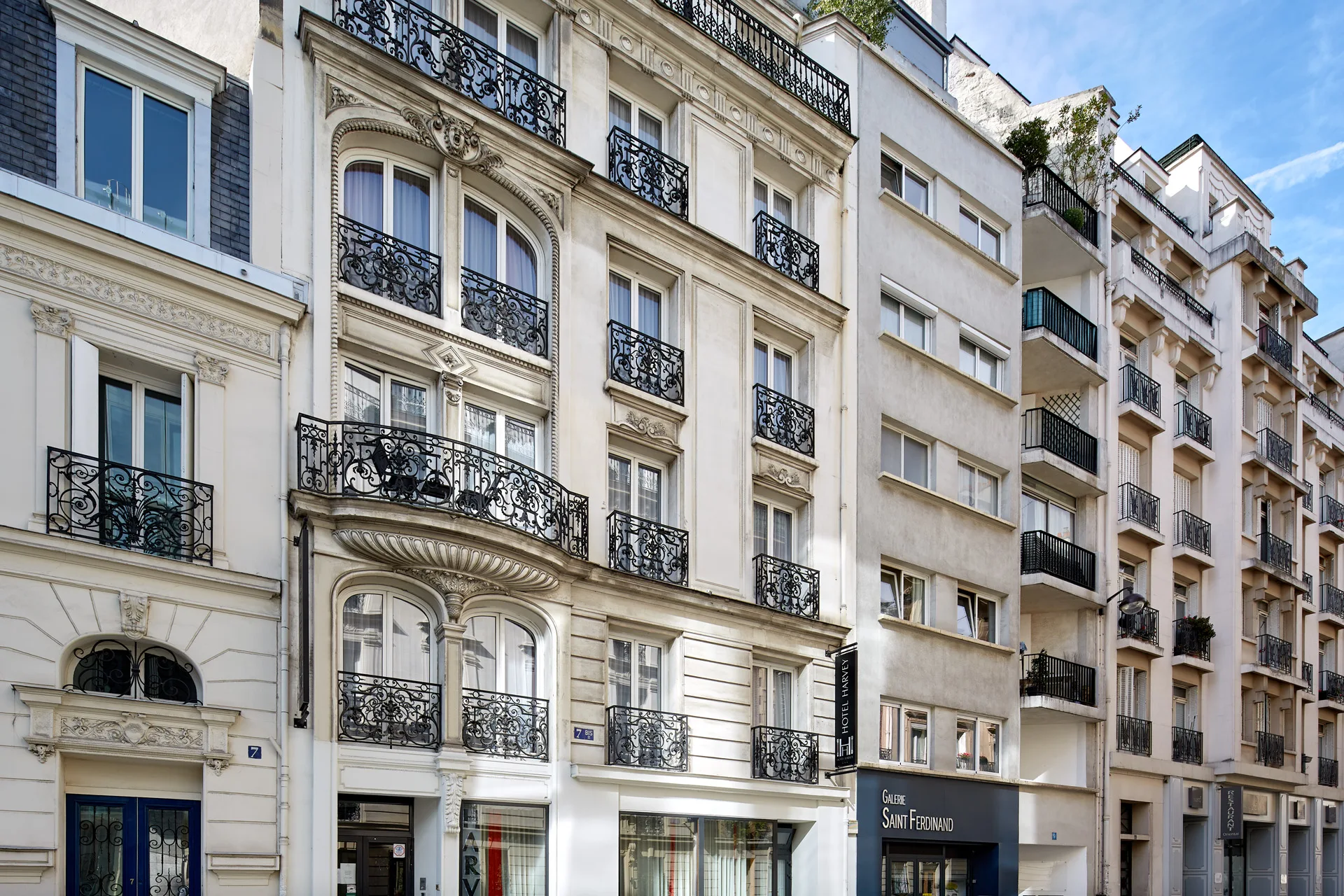 Hotel Harvey Paris Porte Maillot