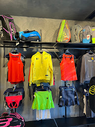 Photo n°31 de Pādel Nuestro Colombiers à Colombiers (Magasin d'articles de sports)