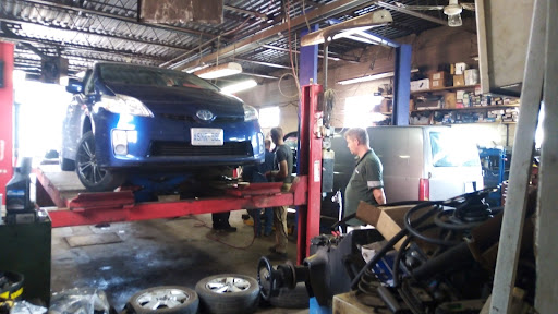 Standard Auto Repair 1994 - Thumbnail