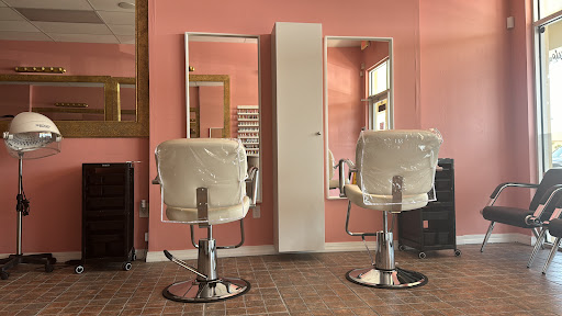 Polishluxe Nail & Spa LLC