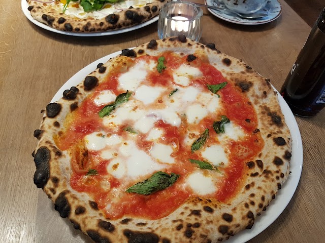 Jill - Neapolitanische Pizza