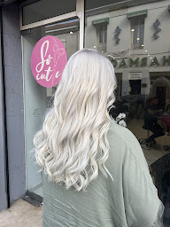 Photo n°17 de So Cut(e) Coiffure à Marseille (Salon de coiffure)