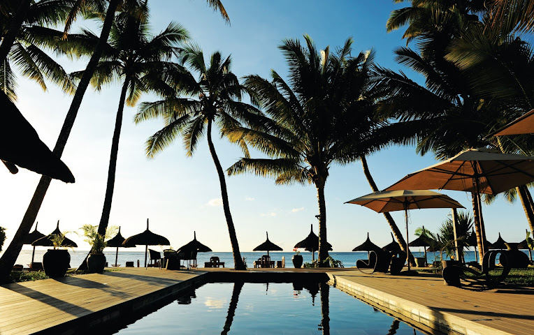 Constance Sakoa Boutik by null