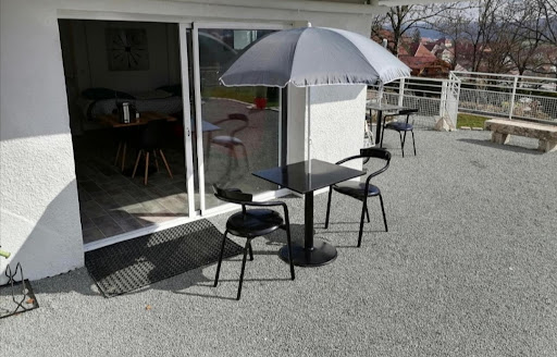 Photo de Gîte de la vie Blanche - piscine à Orchamps-Vennes (25390)