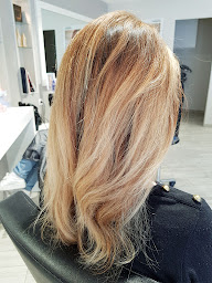 Photo n°9 de ELAÏS à Laval (Salon de coiffure)