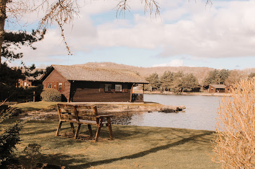 Keer Side Lodge, 66 Pine Lake Resort