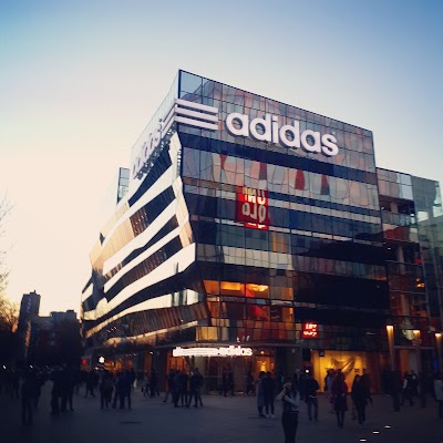 Photos of UNIQLO Sanlitun store