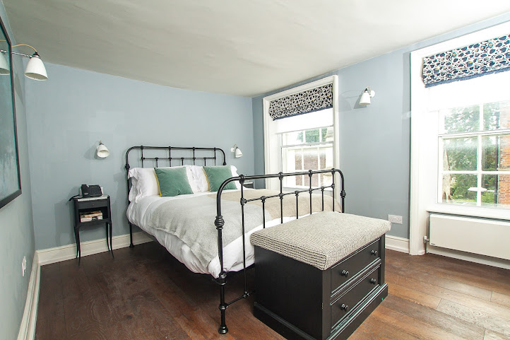 King's Arms Hotel by null