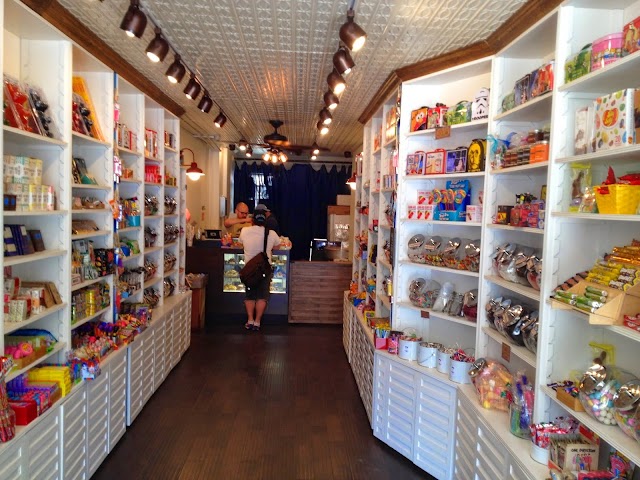Handsome Dan's Snocone & Candy Stand