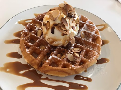 BrownFox Waffle & Coffee, Author: Ramadion Syam