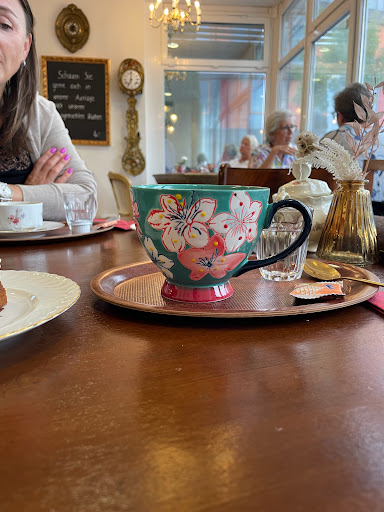 Uromas Cafe - Thumbnail