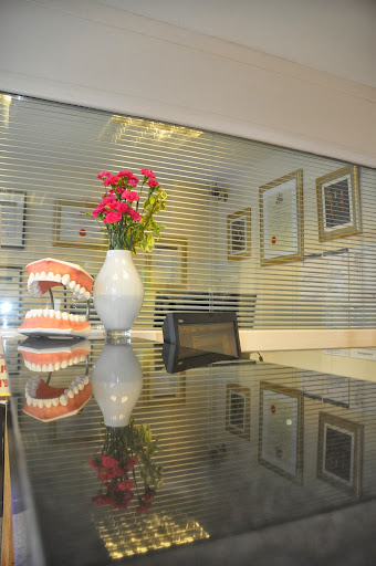 Smiles Centre - Visual