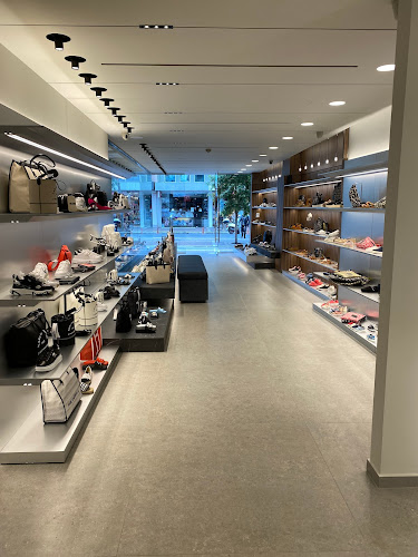 Comentarii opinii despre SQUARE Shoes