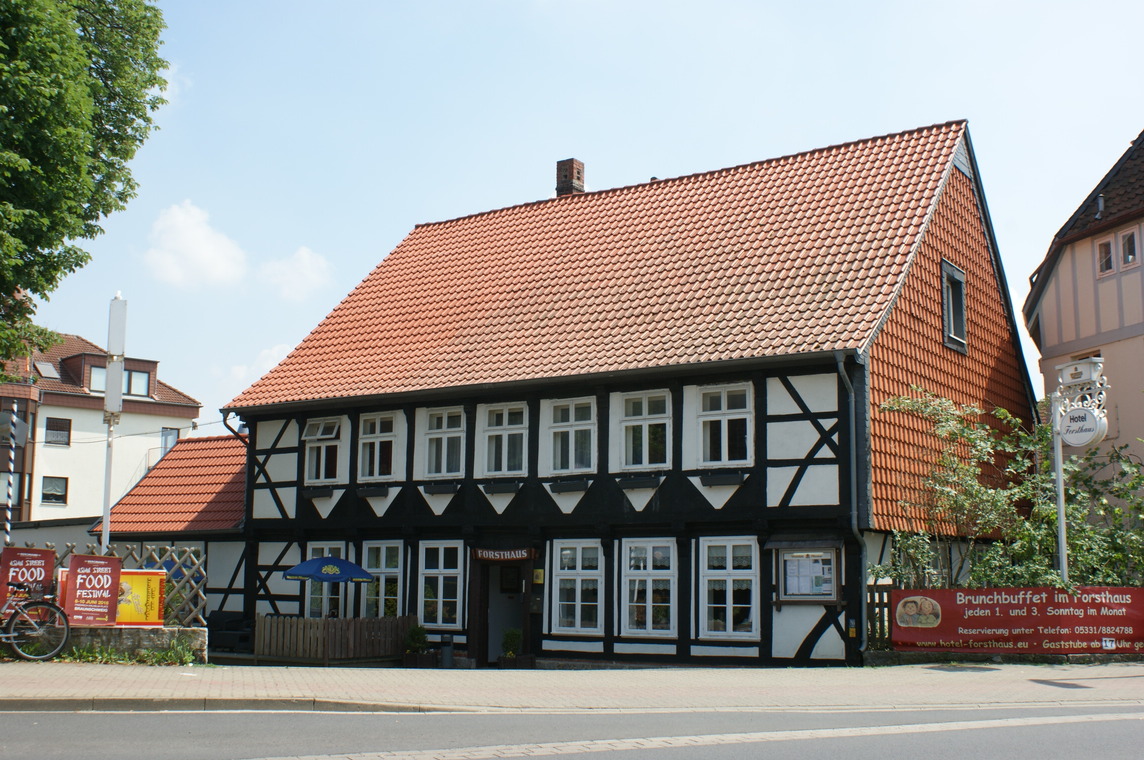 Hotel Forsthaus Wolfenbüttel - Housity
