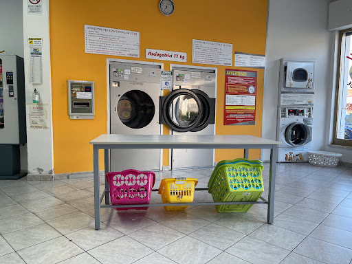 Lavanderia Self Service Wash & Dry Valledoria (laundry service for pets clothes) Logo