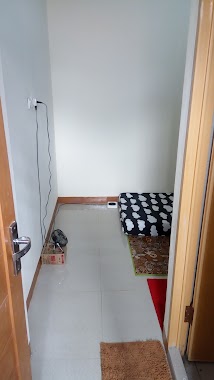 Kost Ibu Feni, Author: Anggo Ridho Wirawan