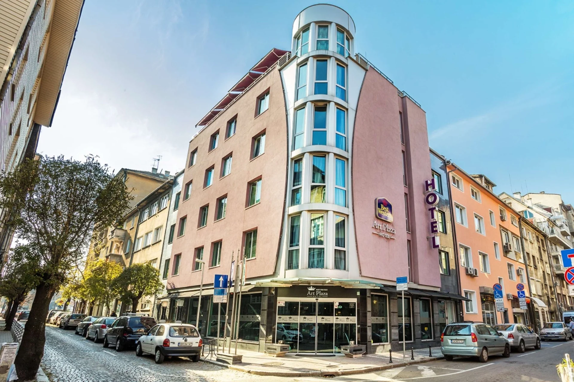 Art Plaza Hotel