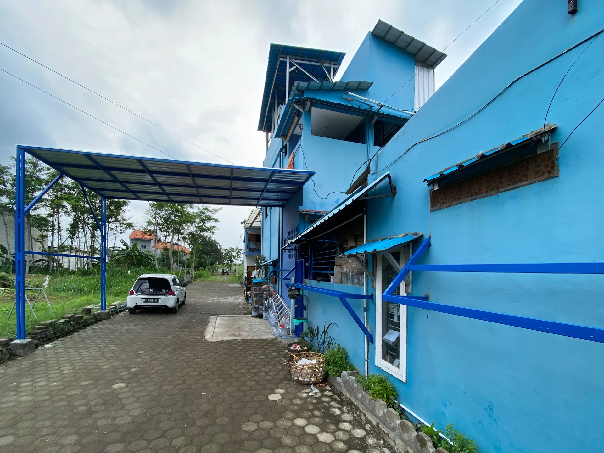 PENGINAPAN/hotel/guest house/kost BANYU BIRUKu harian/mingguan/bulanan