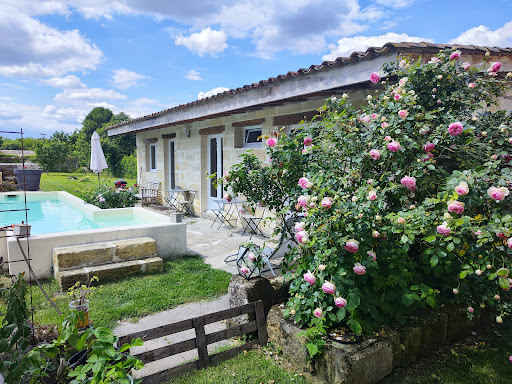 Photo de Jolie villa avec piscine dans le Saint Emilionnais