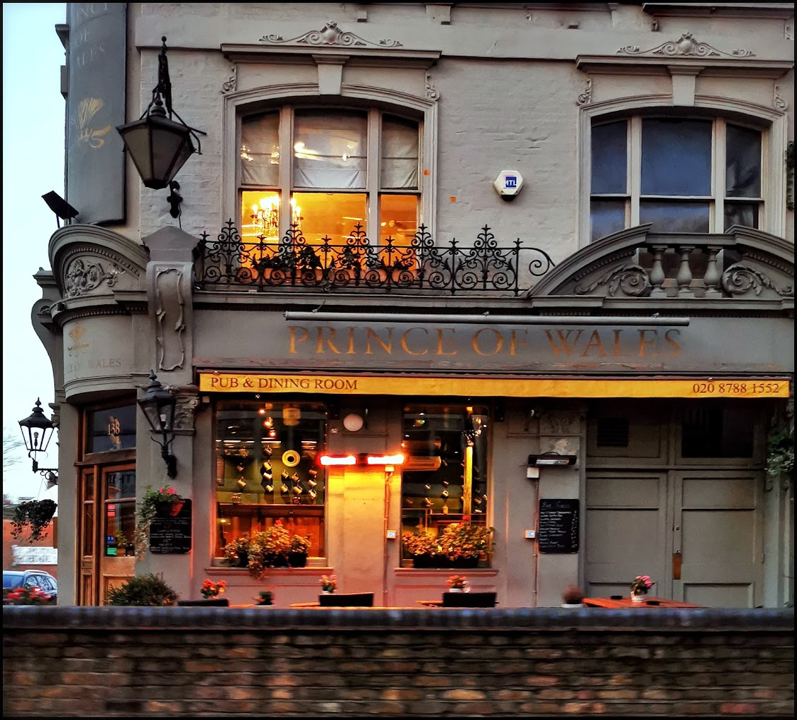 Looking for a fun night out in Putney? Discover our list of the best pubs in the area, featuring cozy traditional pubs and stylish gastropubs. Enjoy delicious food, a wide selection of drinks, and a vibrant atmosphere. Whether you're a local or just visiting, these pubs are not to be missed. #londonpubs #putney #southwestlondon #london #foodguide #pubguide | Things To Do In London | Things To Do In Putney | Best Pubs In Putney | Best London Pubs | Best Pub Lunch | Pub Sunday Roast