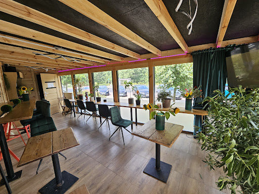 Uranos Island Burgers & Pizza