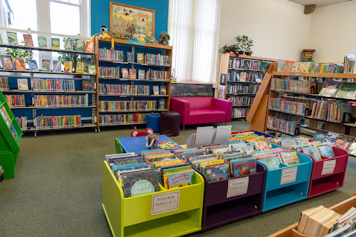 Ilminster Library - Visual