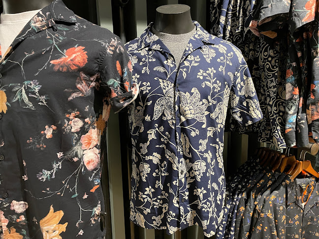 Superdry - Clothing store