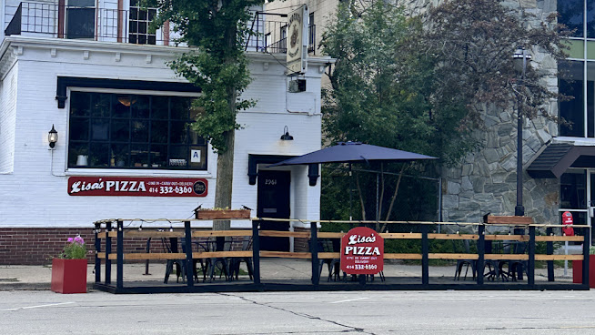 Lisa's Pizzeria by null