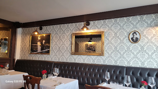 Les Charlie's