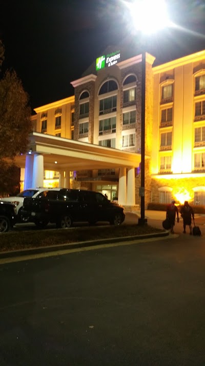 Photos of Holiday Inn Express & Suites Columbus At Northlake